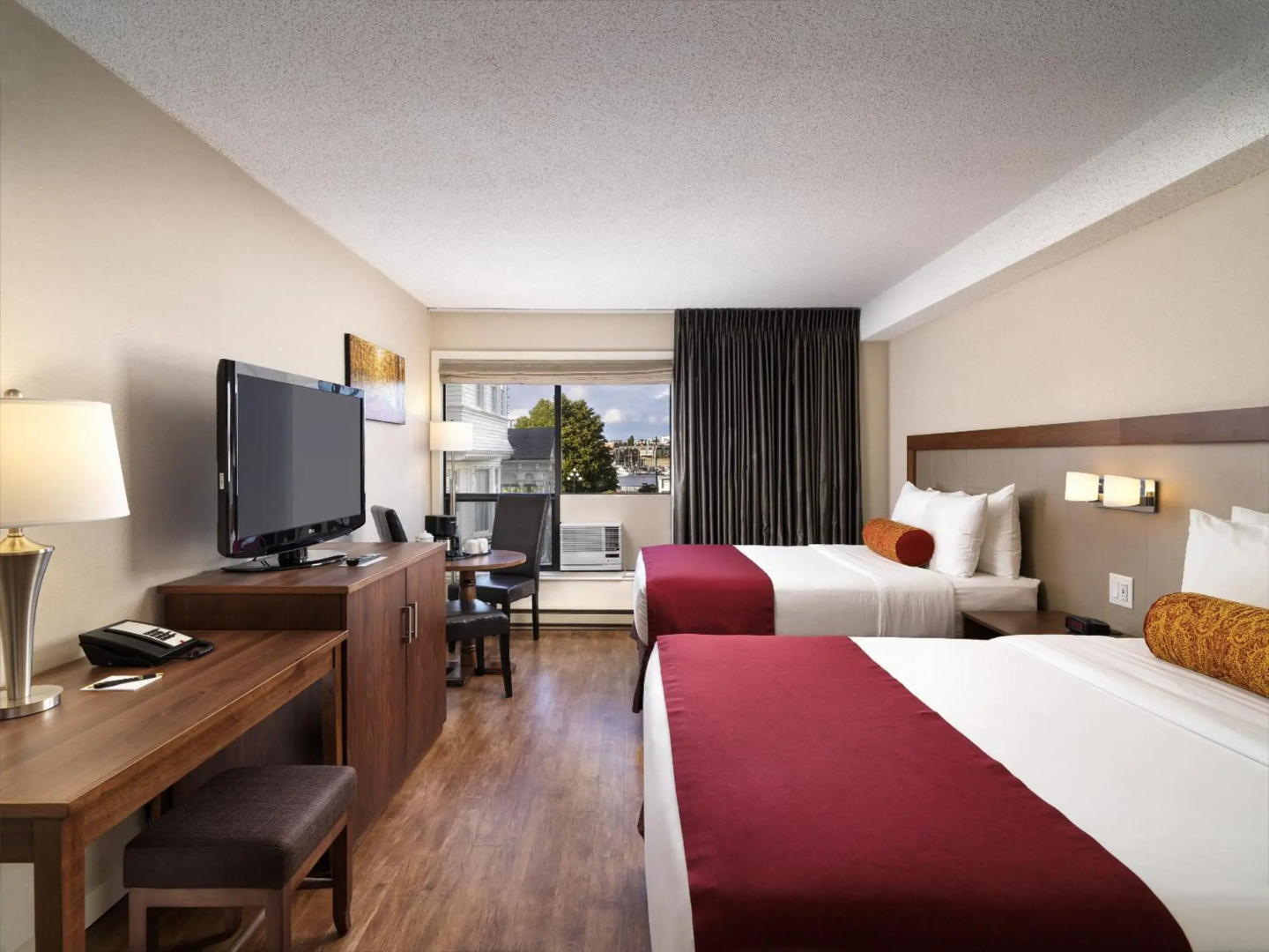 Photo - Huntingdon Hotel and Suites