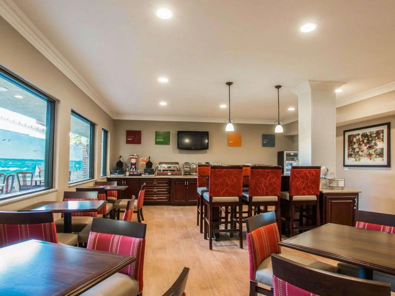 Photo - Comfort Inn & Suites Huntington Beach