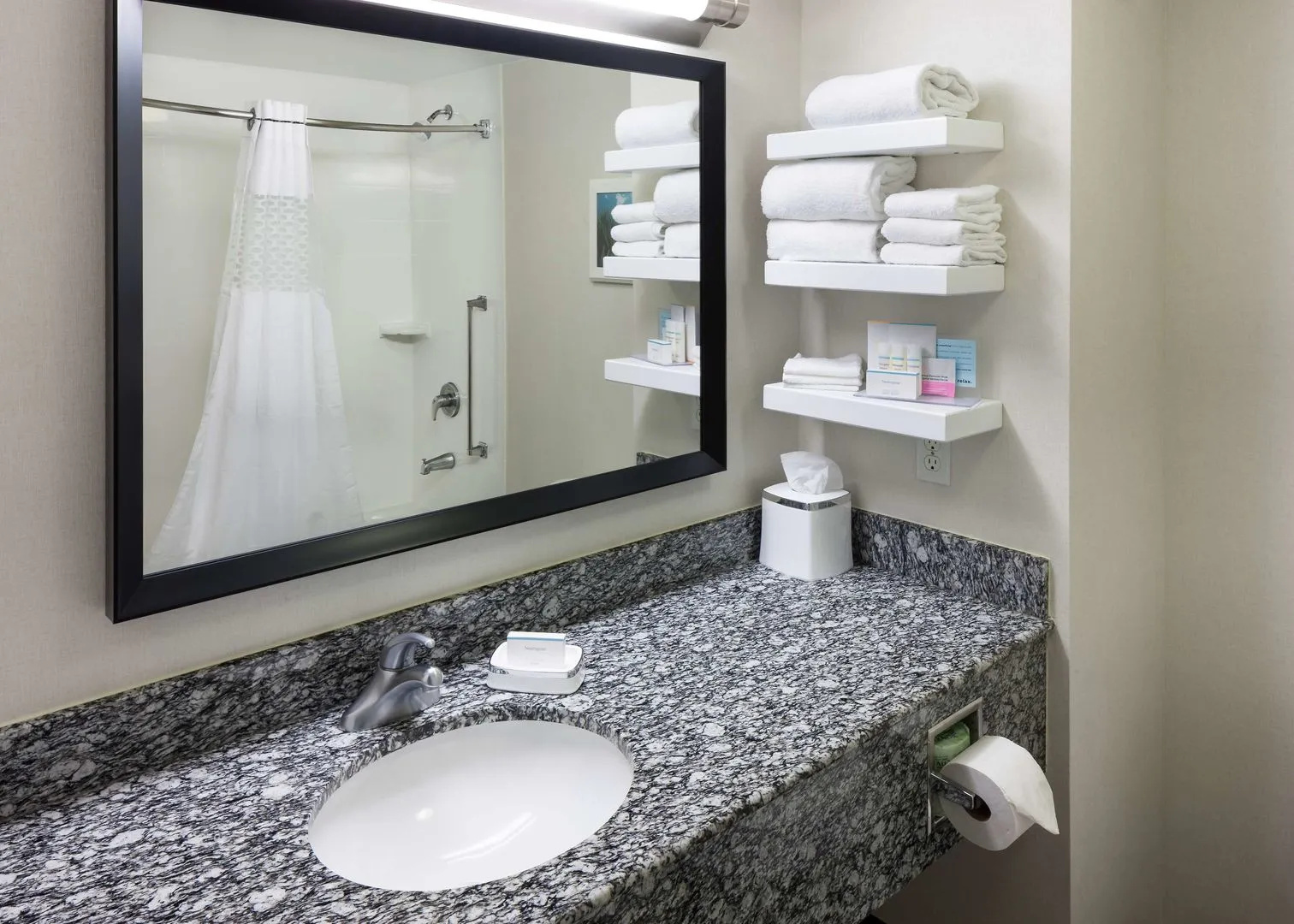 Photo - Hampton Inn San Diego-Downtown