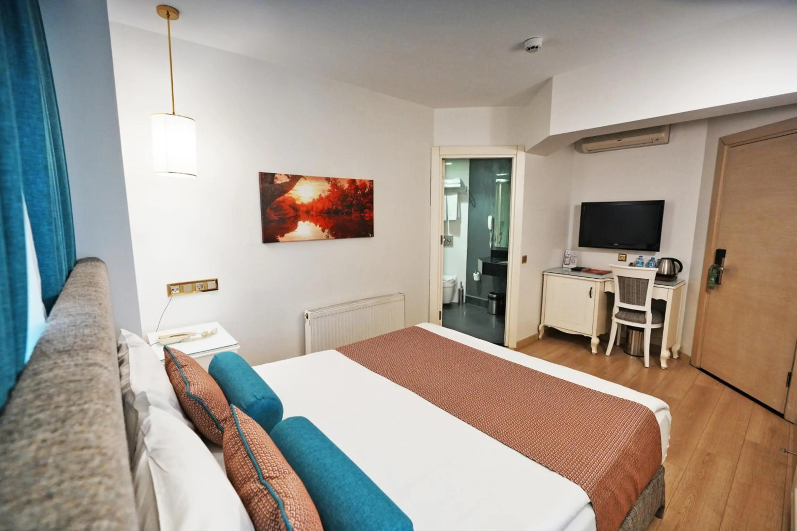 Photo - Taximtown Hotel