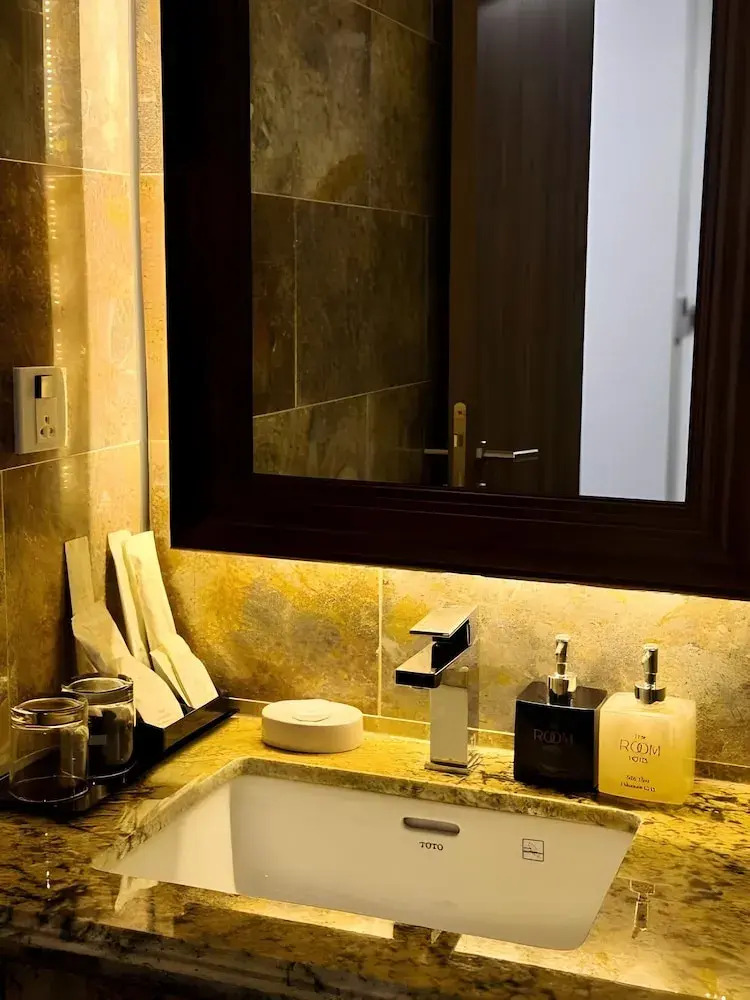 Photo - The Room Hotel - Starbucks