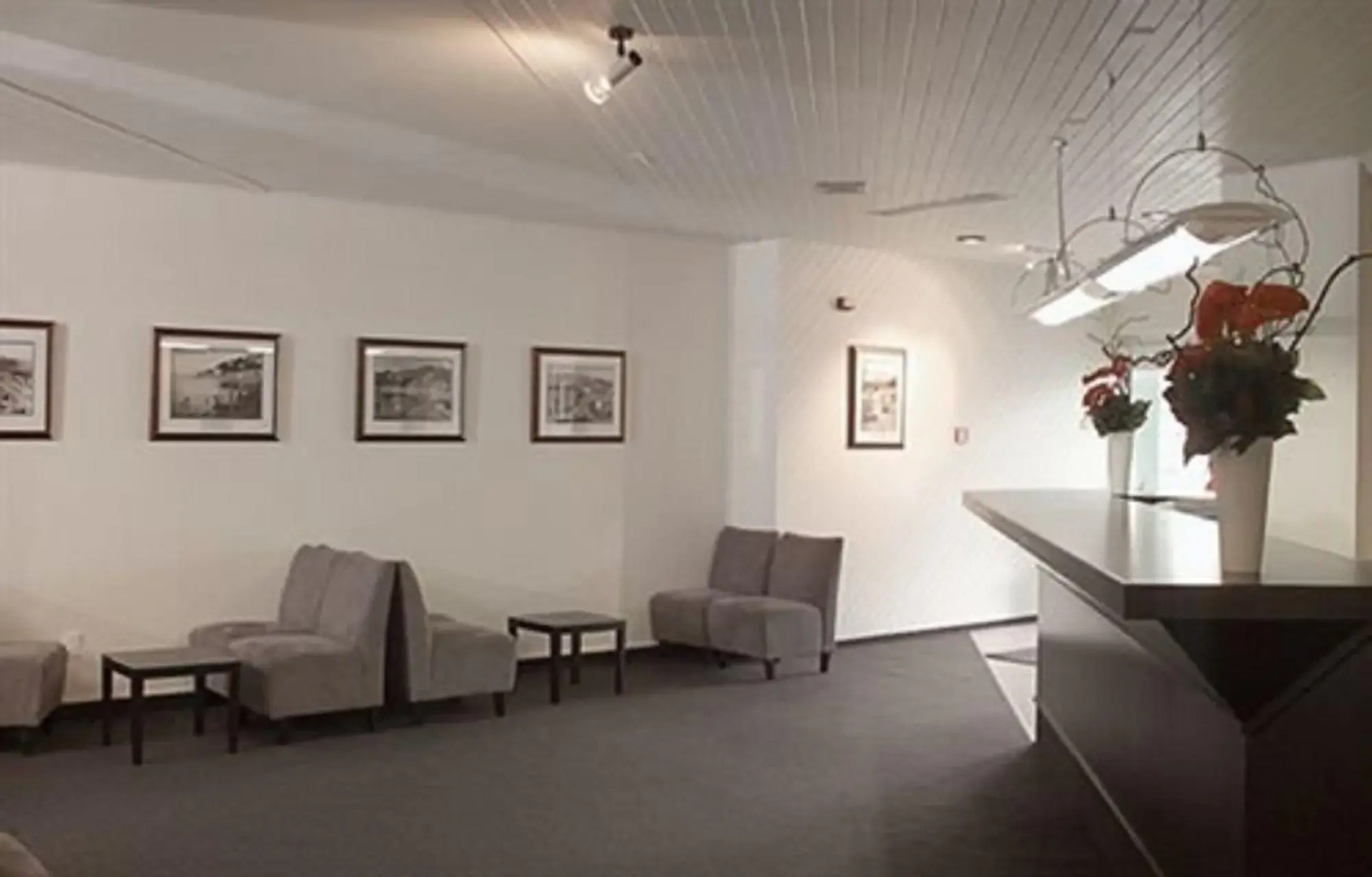 Photo - Bay Plaza Hotel