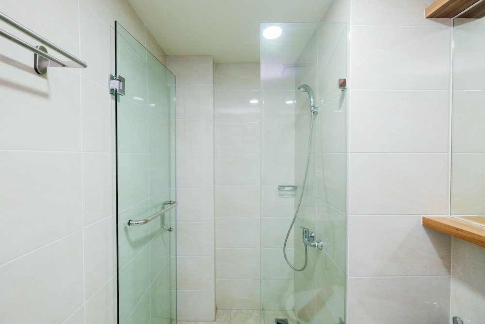Scenic 1Br Apartment At Mustika Golf Residence