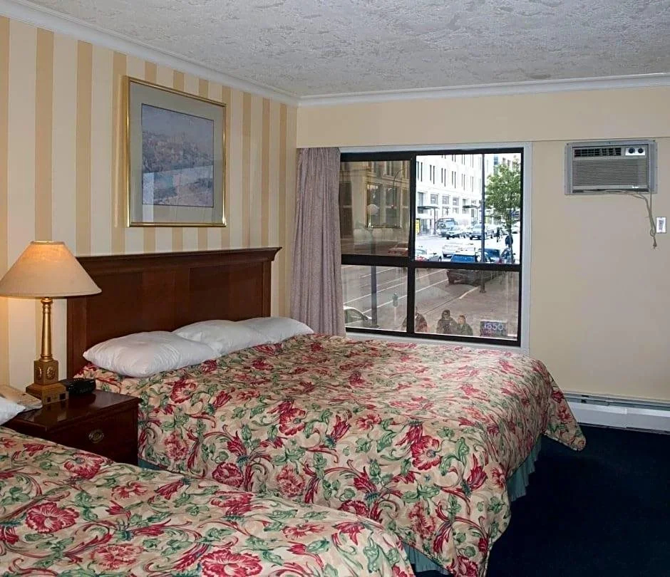Photo - Island Travel Inn