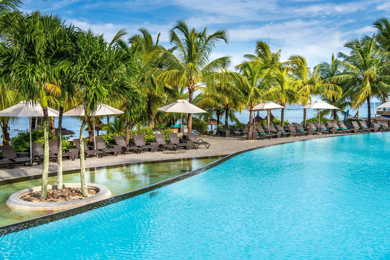 Photo - Victoria Beachcomber Resort & Spa