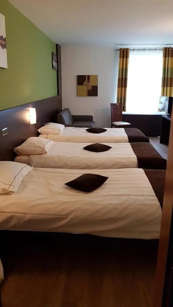 Photo - Threeland Hotel