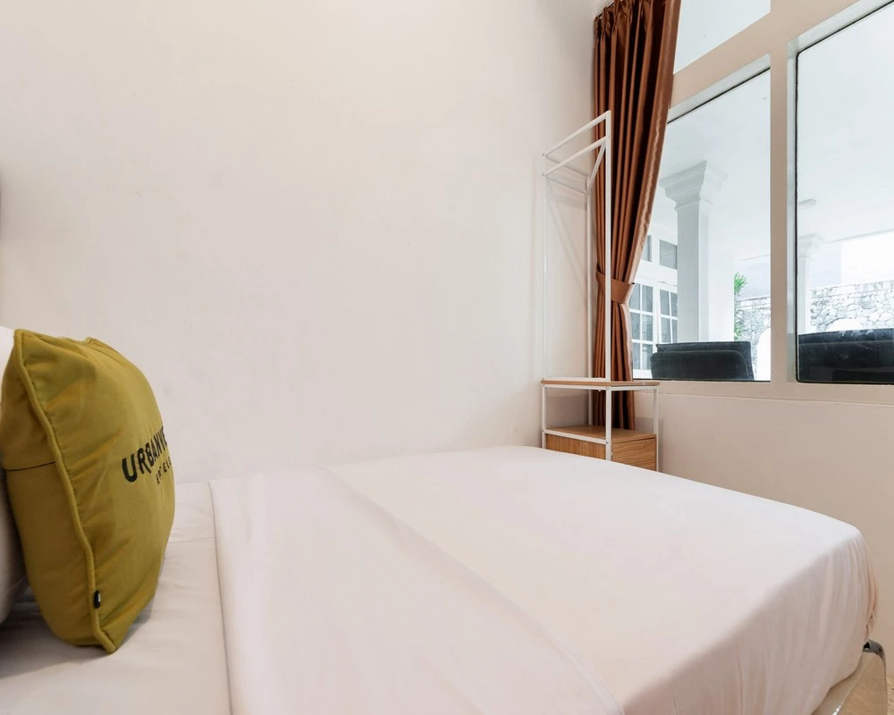 Urbanview Hotel De Breeze Kemang Jakarta by RedDoorz