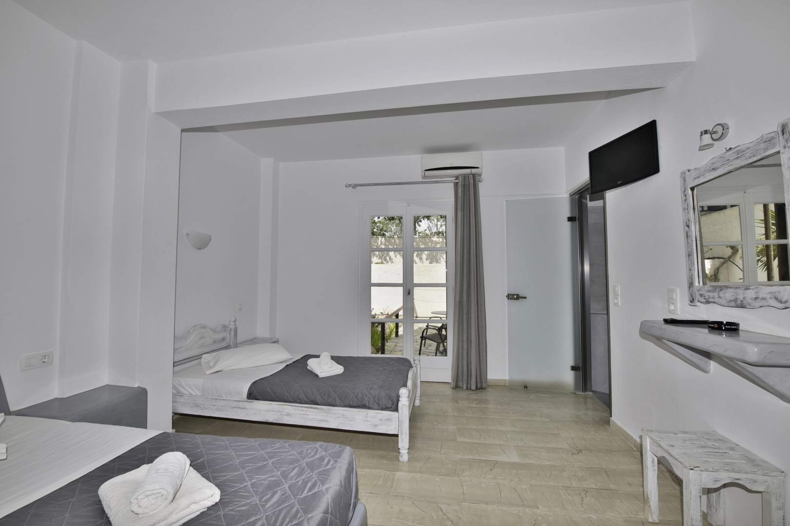 Photo - Ira Apartments