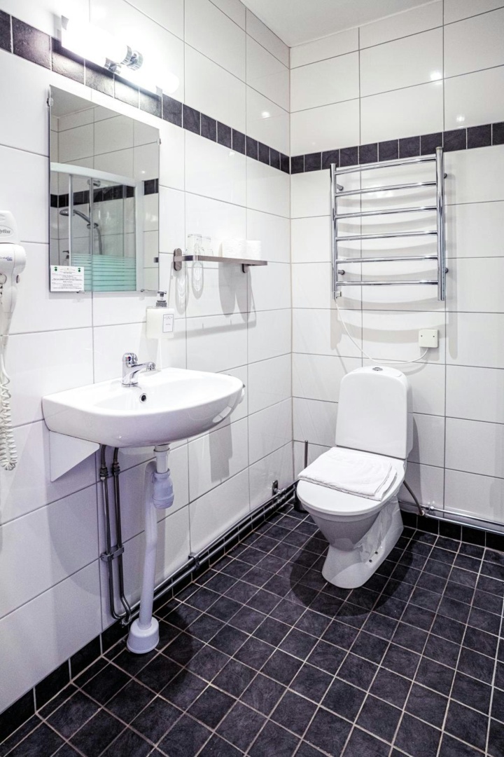 Photo - Queen's Hotel by First Hotels