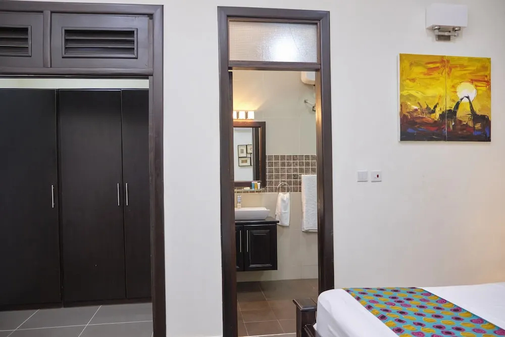 Photo - The Highbridge Guest Lodge
