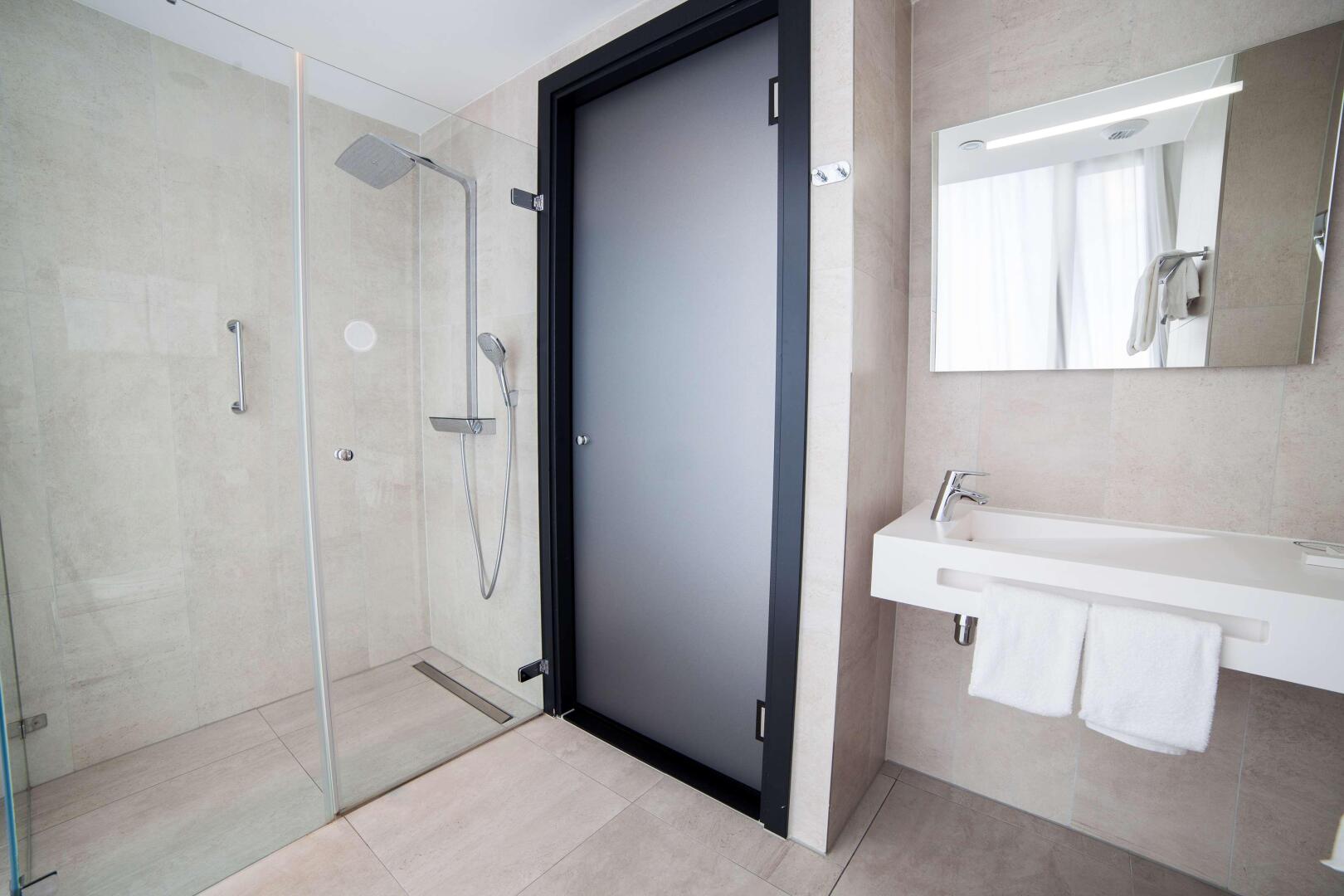 Photo - DoubleTree by Hilton Amsterdam - NDSM Wharf