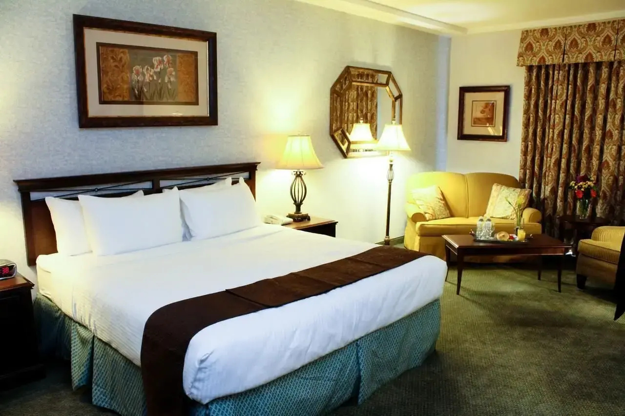 Photo - University Square Hotel