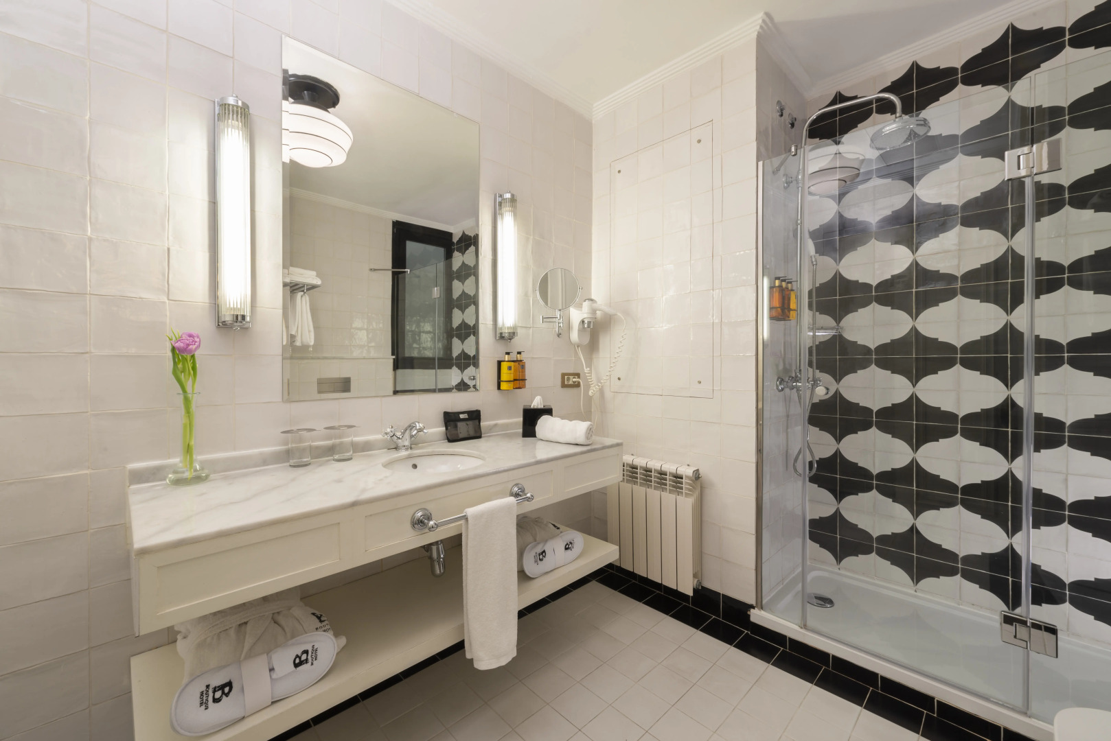 Photo - Boutique Hotel H10 Villa de la Reina