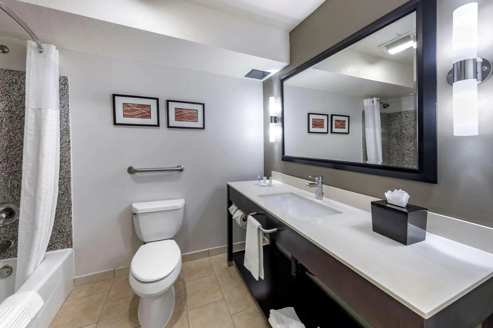 Foto - Comfort Inn & Suites Near Universal - N Hollywood - Burbank