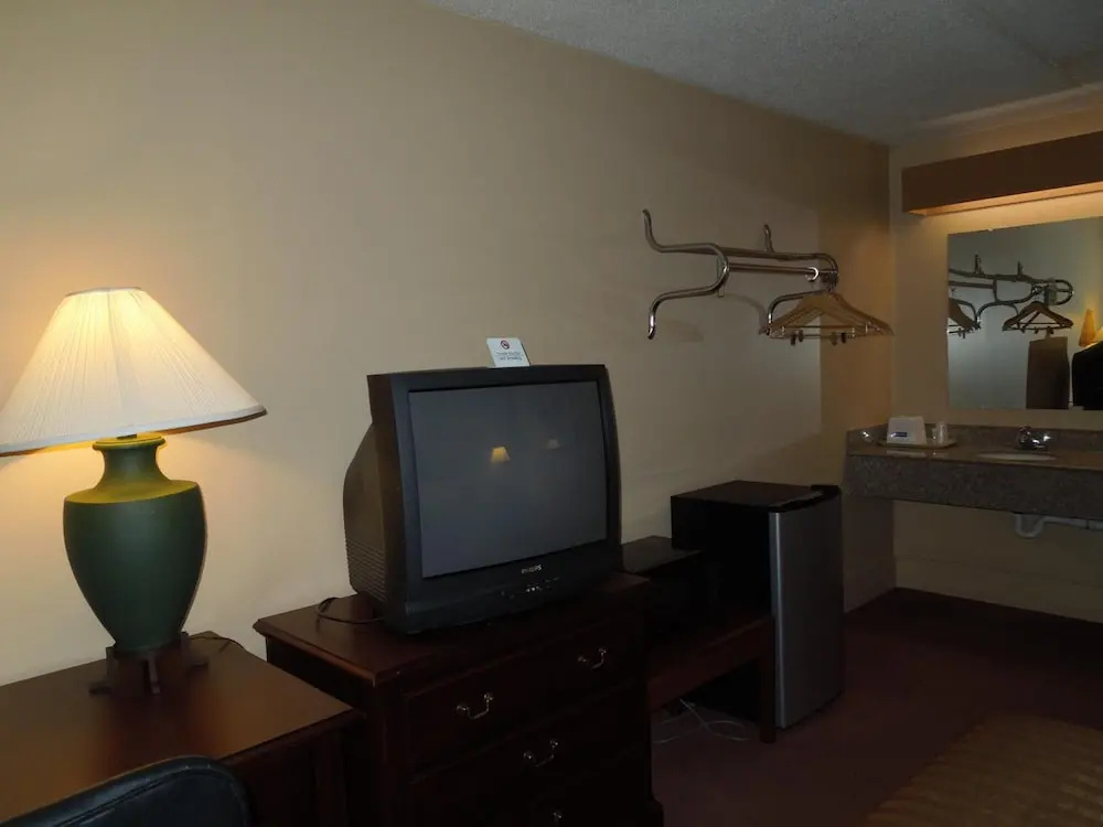 Photo - Hilltop Inn