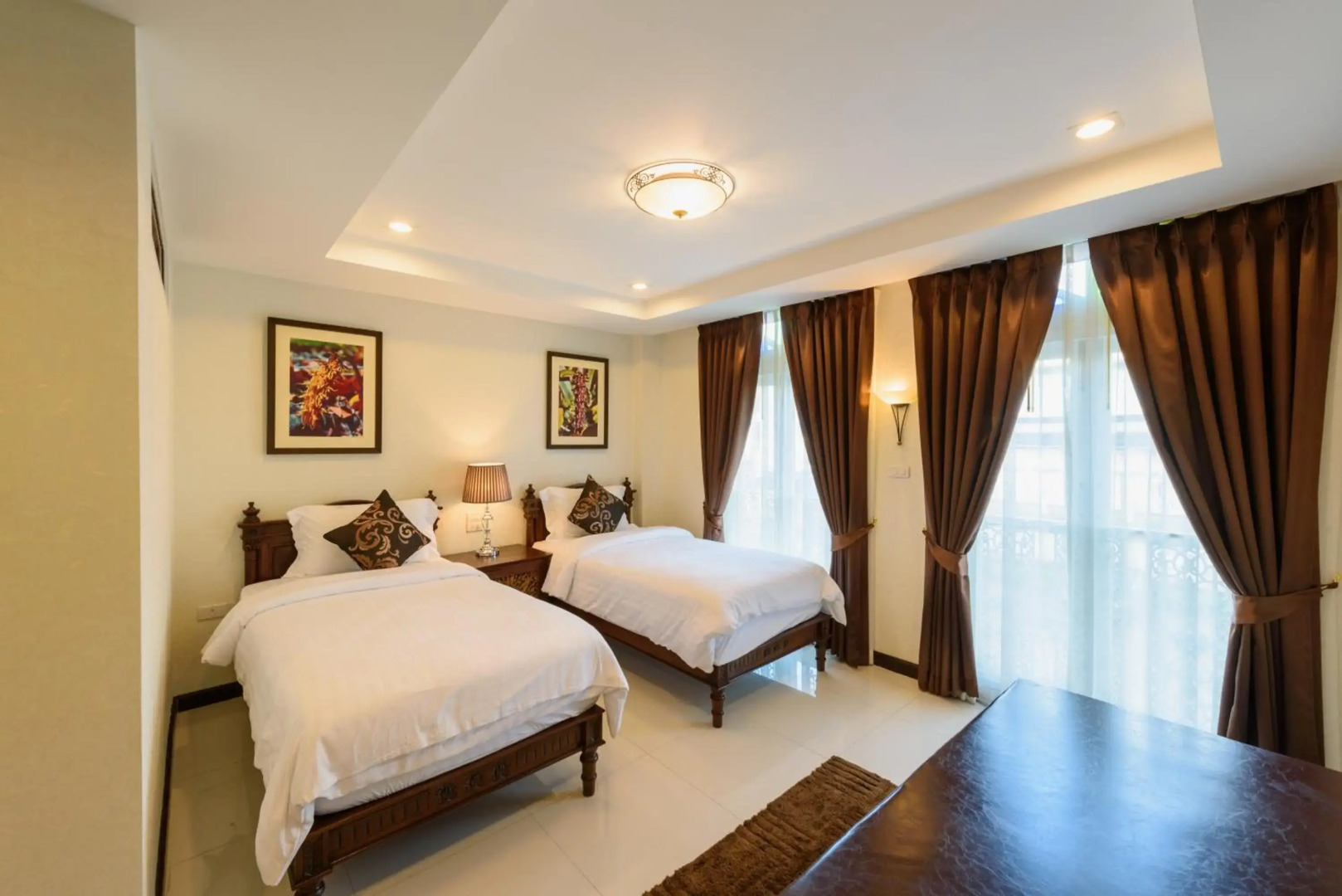 Foto - The Velvet Orchid