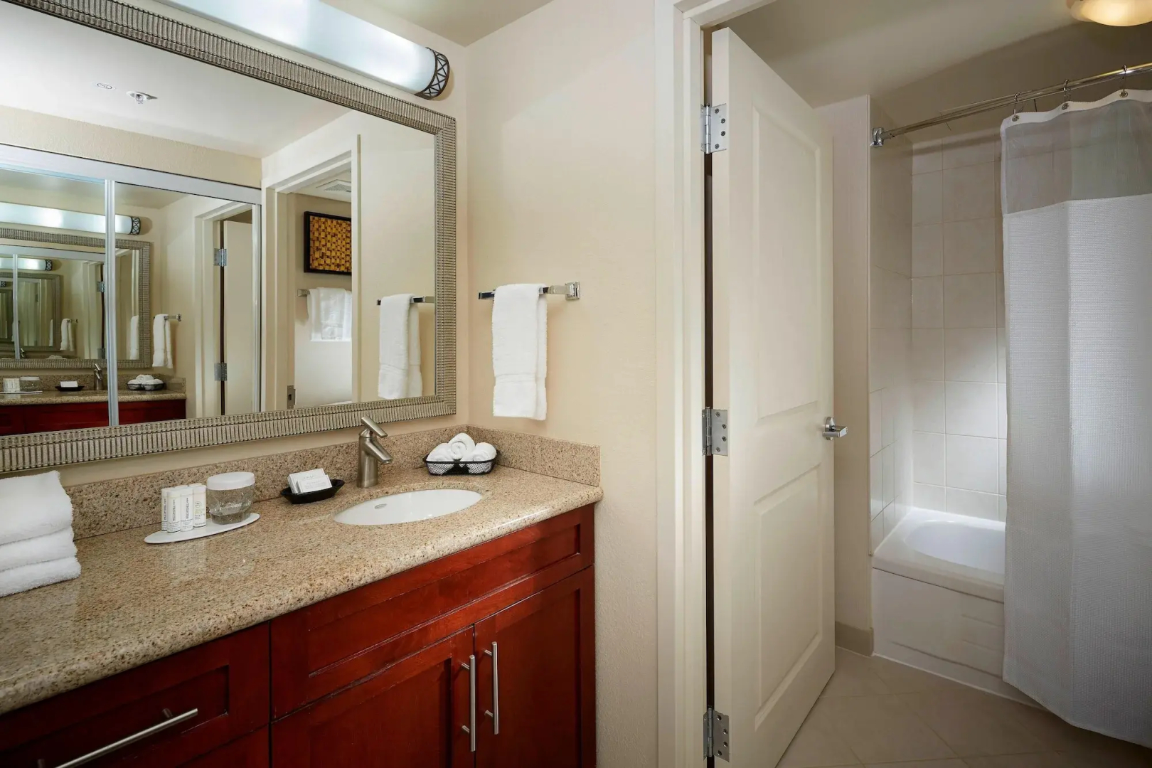 Foto - Residence Inn by Marriott Montreal Airport