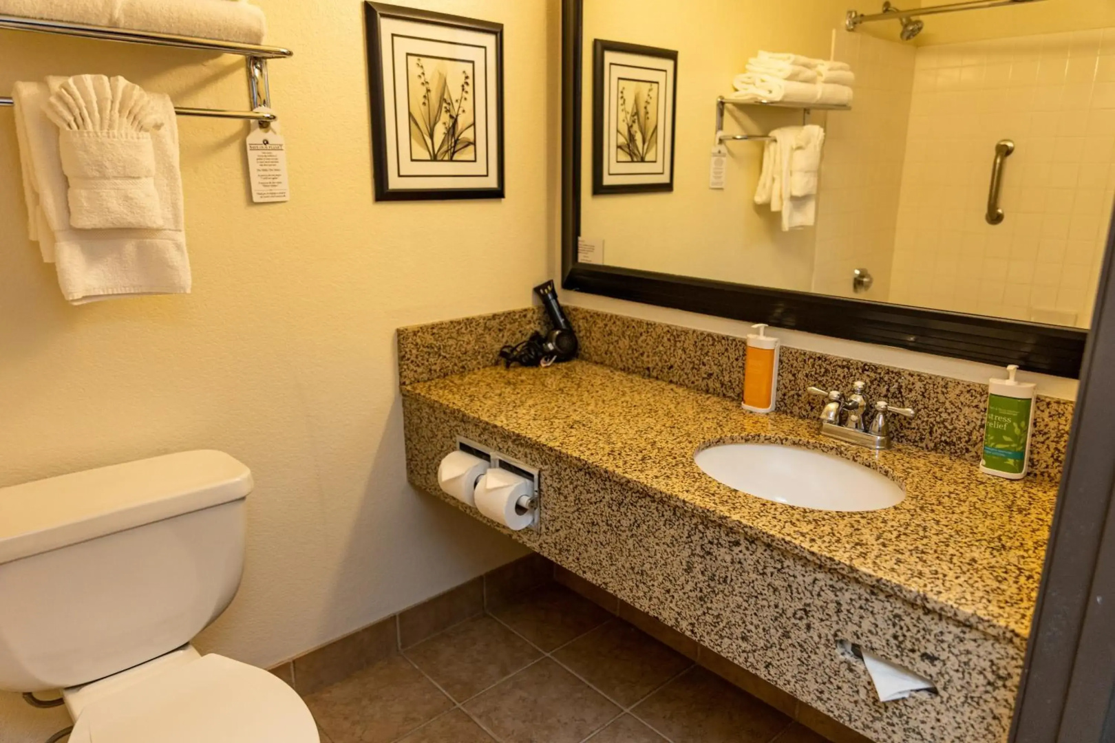 Photo - Lake Natoma Inn