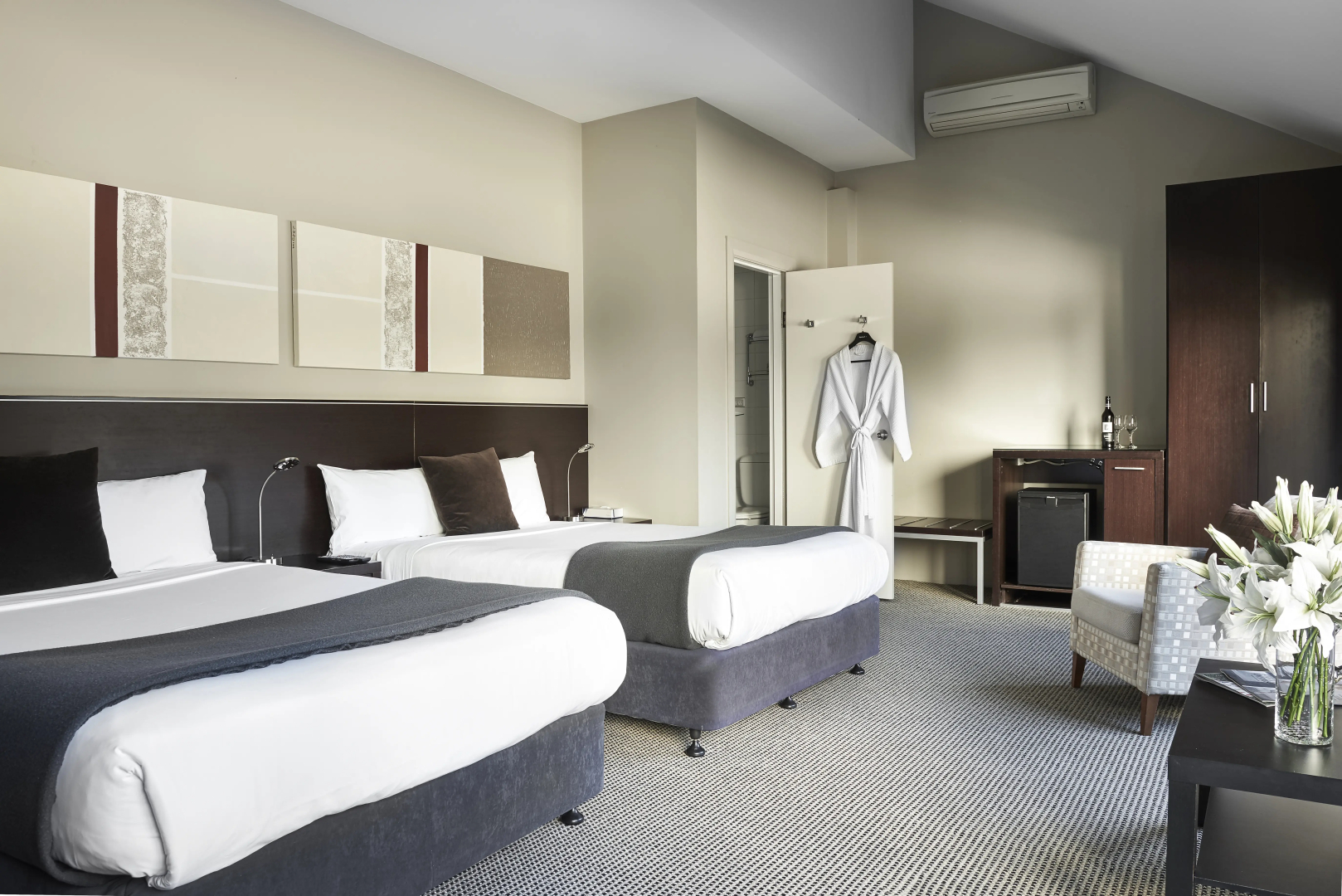 Photo - Vulcan Hotel Sydney