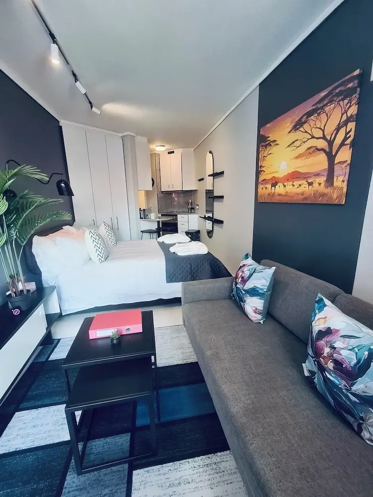 Photo - Urban Elephant Express, The Flamingo