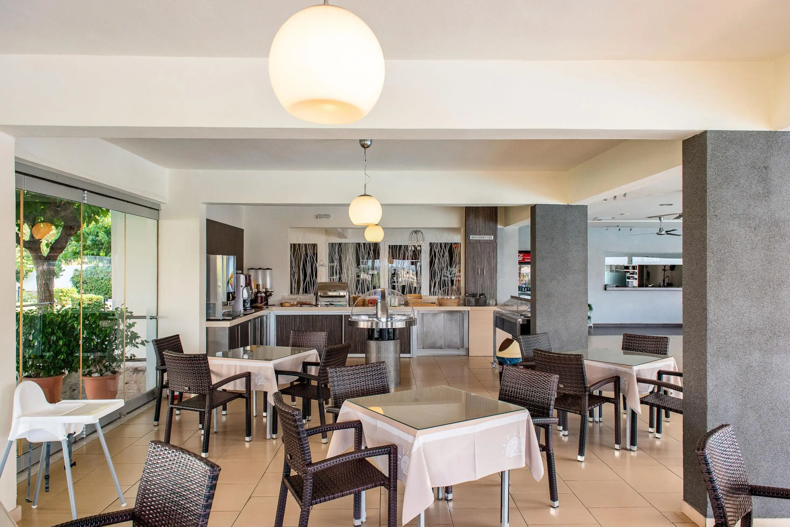 Photo - Zoes Hotel