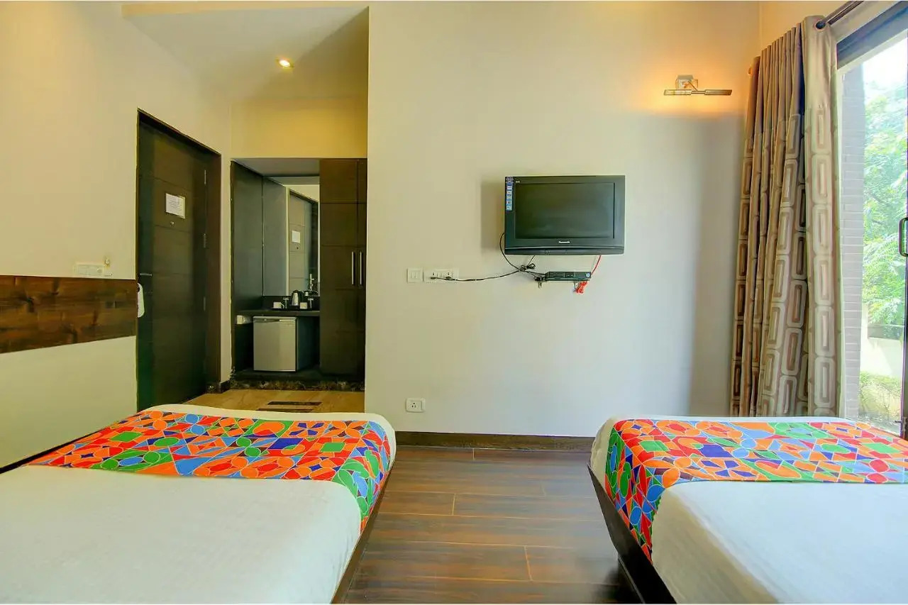 Foto - FabHotel Phoenix Hospitality - Nr DLF Cyber Hub & Metro, Gurugram