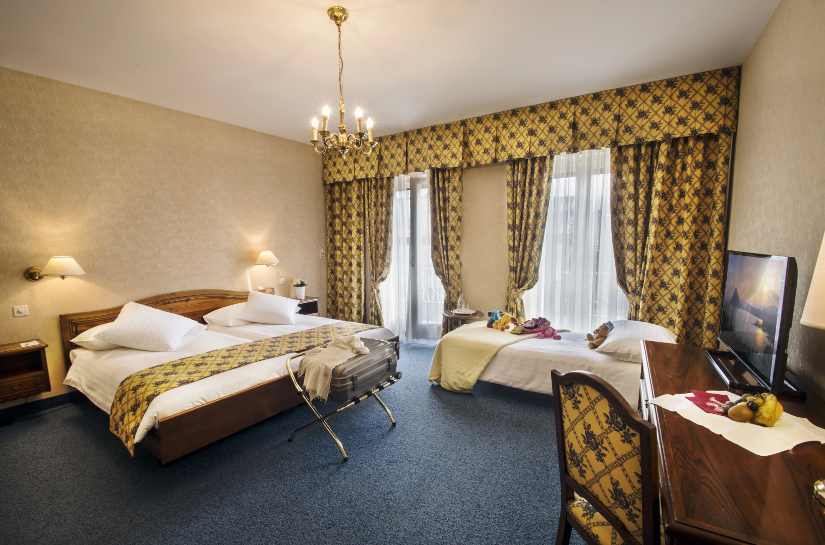 Photo - International au Lac Historic Lakeside Hotel