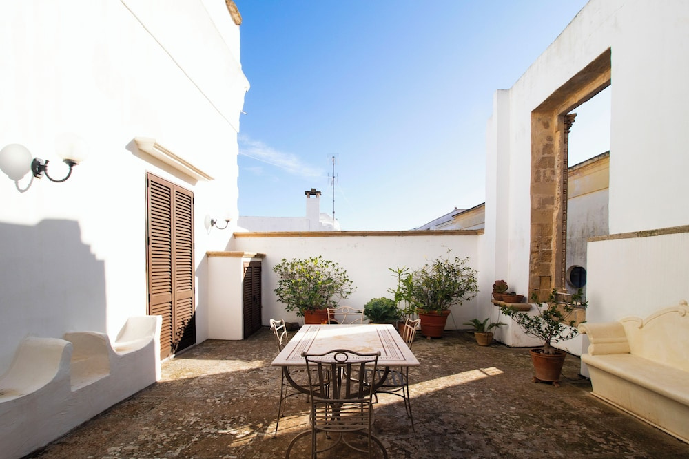 Photo - Palazzo Insula