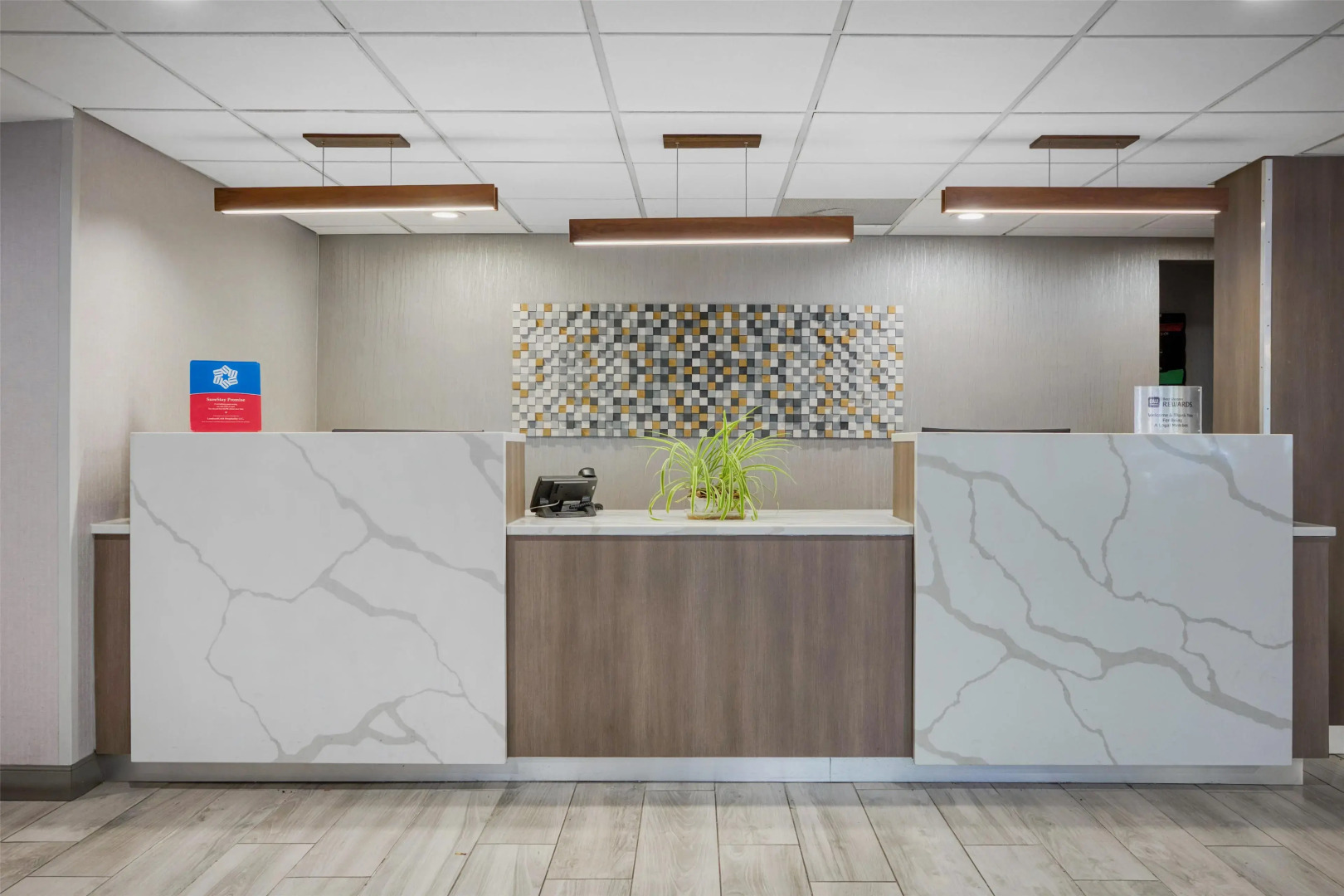 Foto - SureStay Plus Hotel by Best Western Chicago Lombard