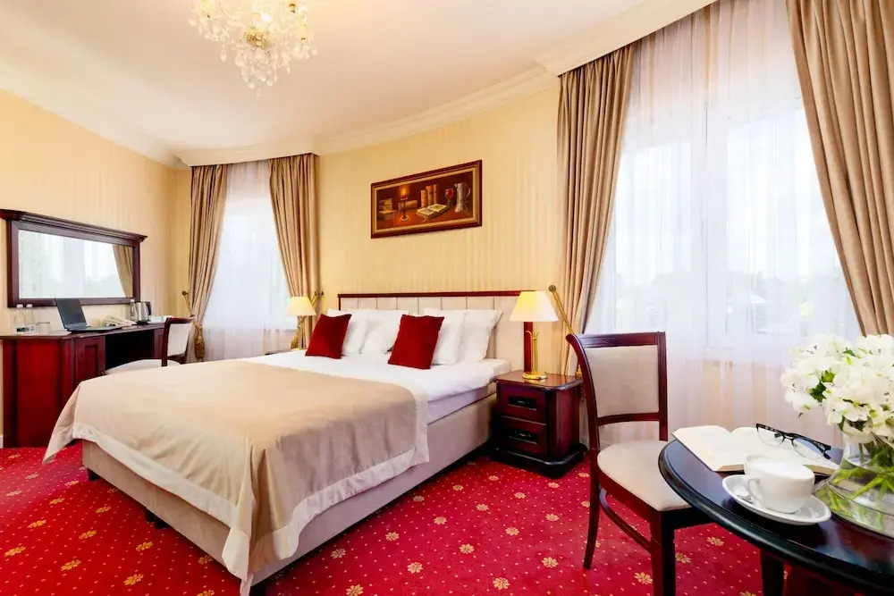 Photo - Pałacyk Otrębusy Business & Spa