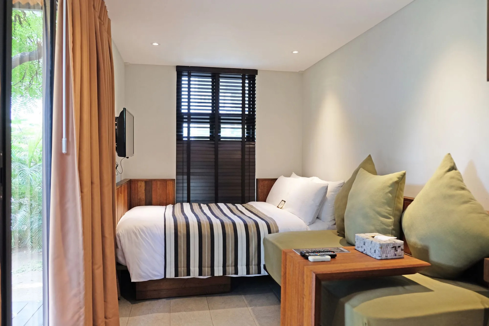 Photo - The Henry Hotel Manila