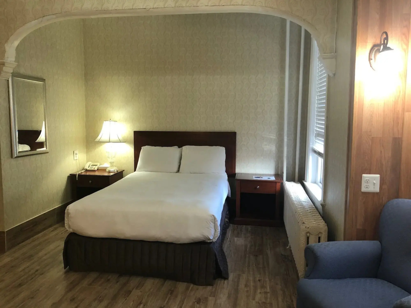 Photo - Windsor Inn Hotel