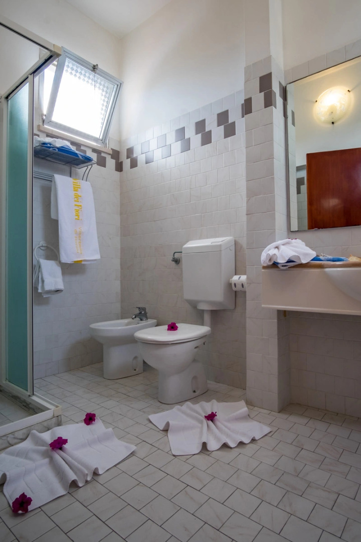 Photo - Hotel Villa dei Fiori - sul mare con piscina