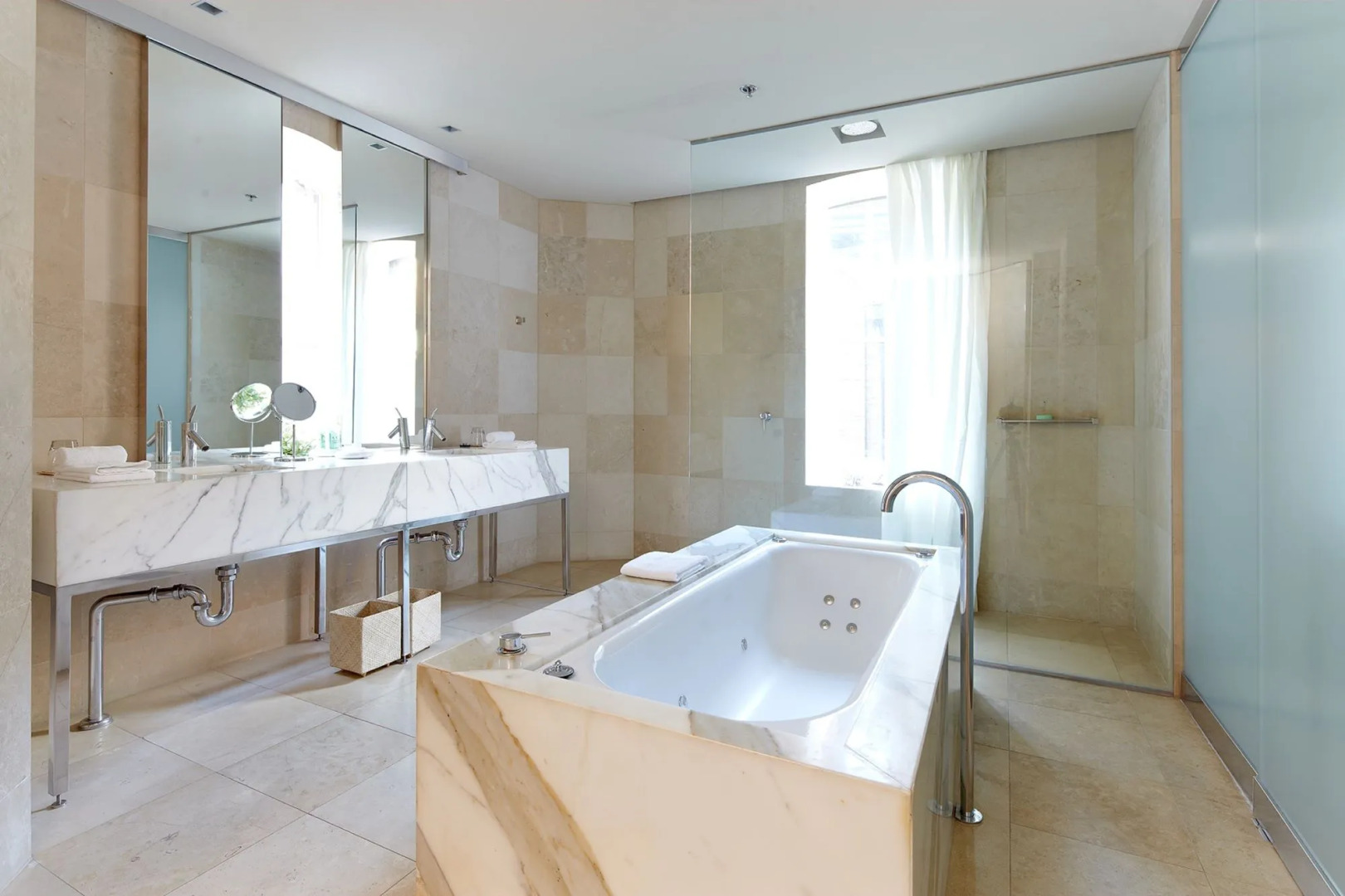 Foto - Establishment Hotel