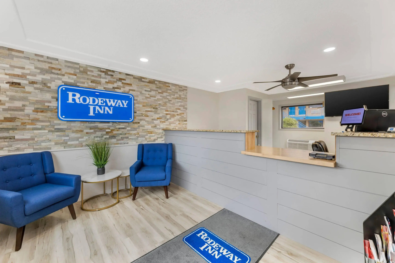 Photo - Rodeway Inn Lyons - La Grange