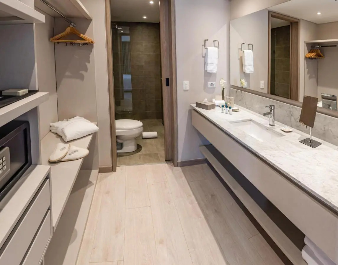 Foto - York Medellin, Curio Collection by Hilton