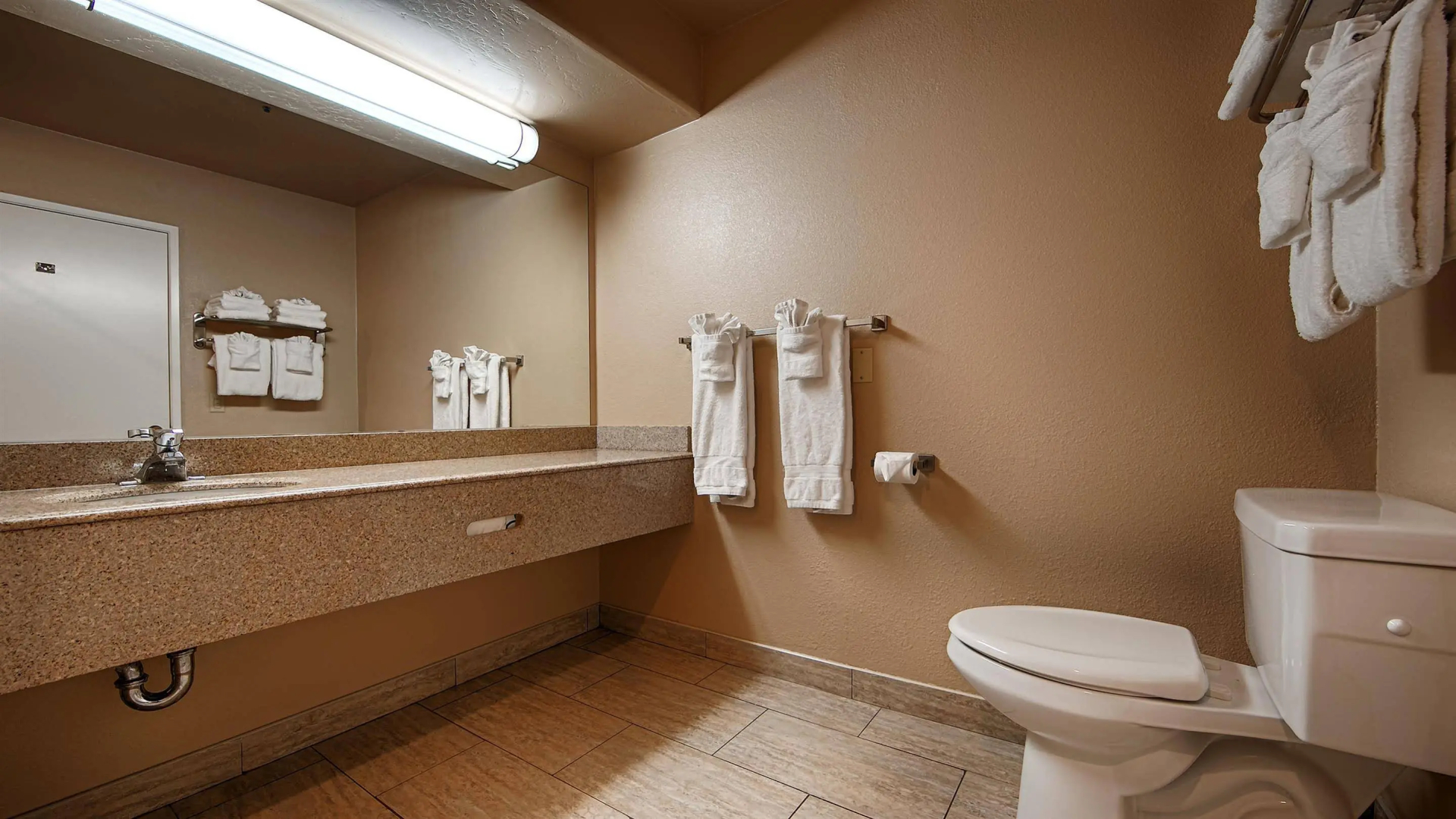 Photo - Best Western Escondido Hotel