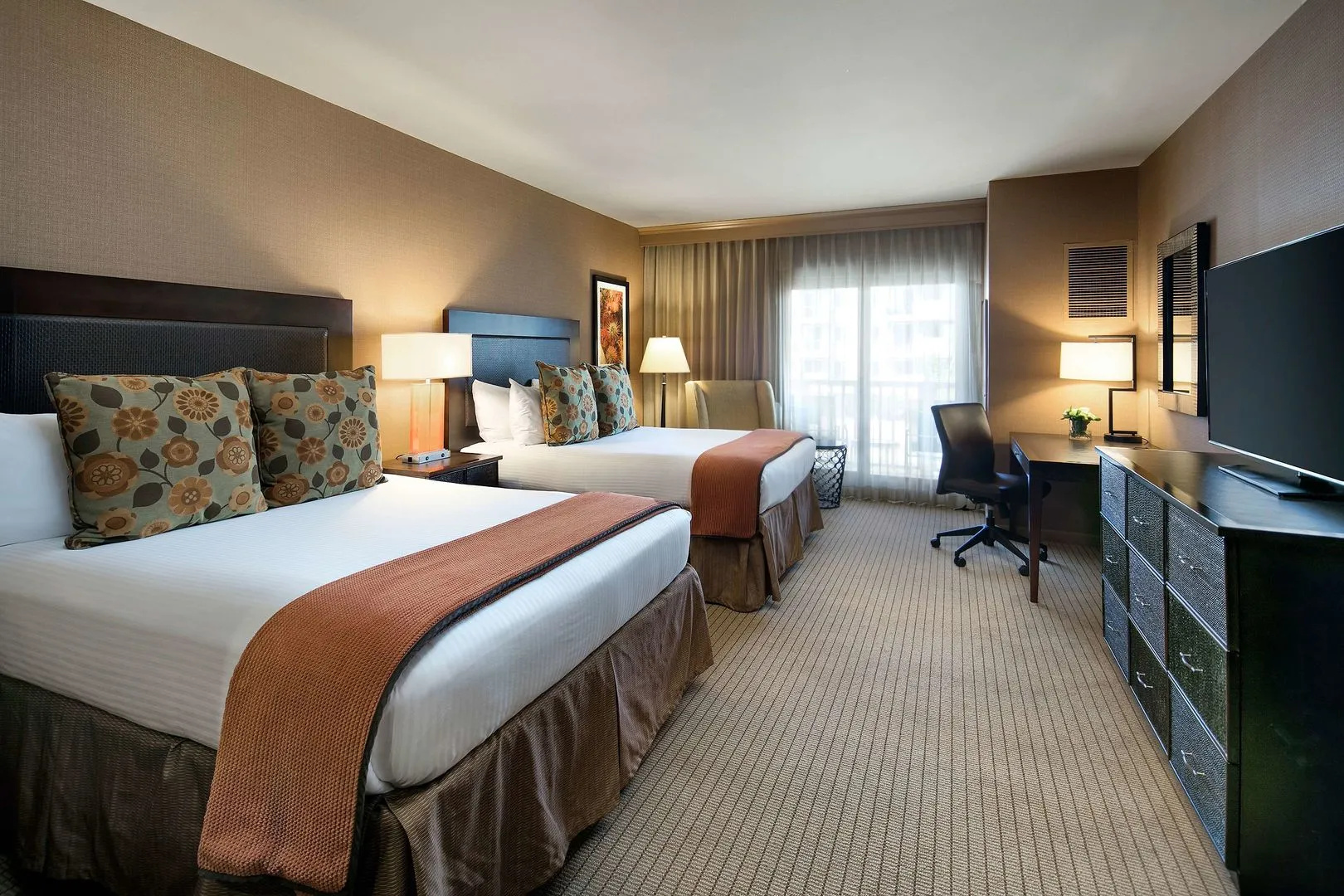 Photo - Jamaica Bay Inn Marina Del Rey Tapestry Collection by Hilton
