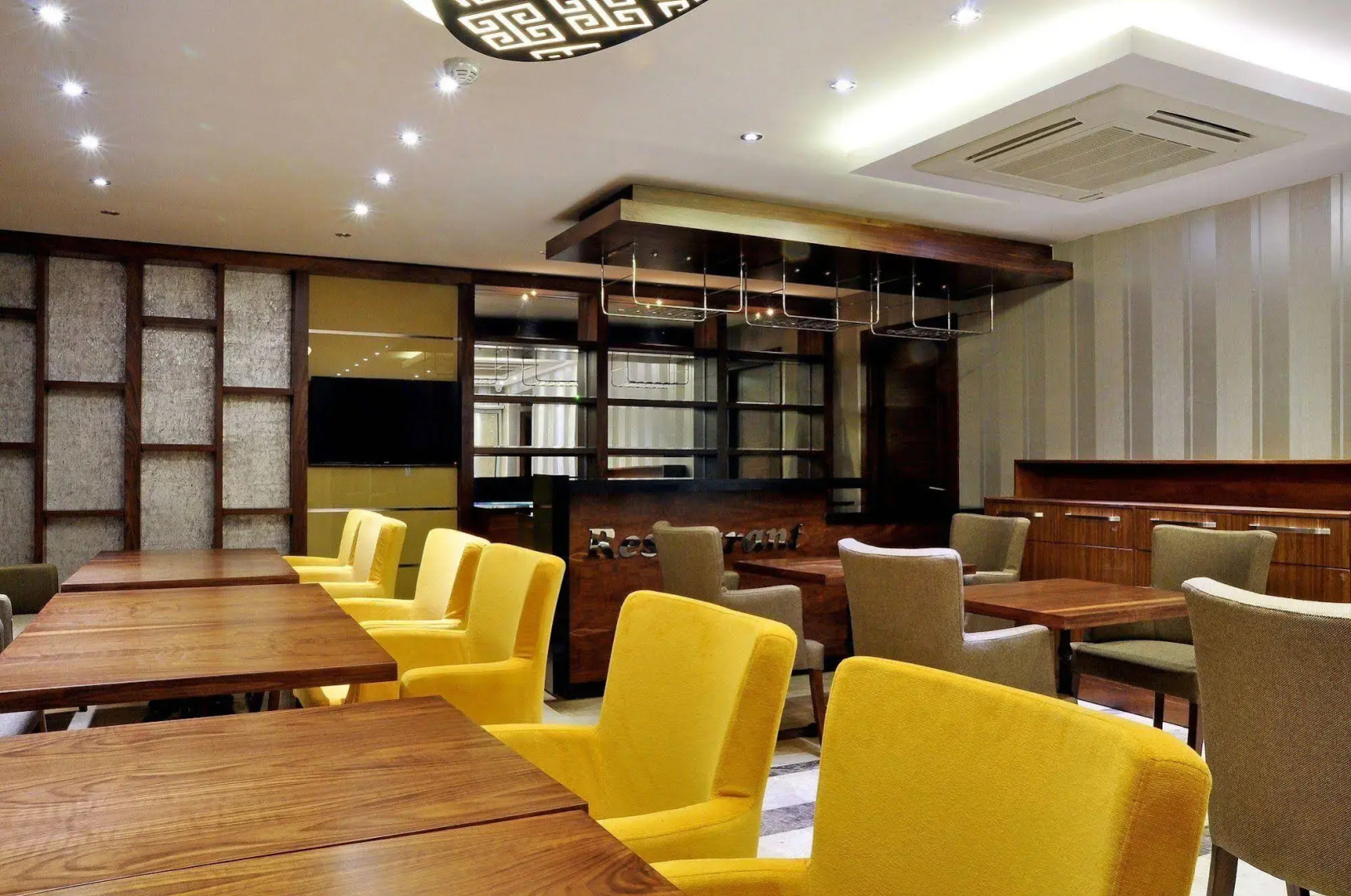 Photo - Avin Hotel