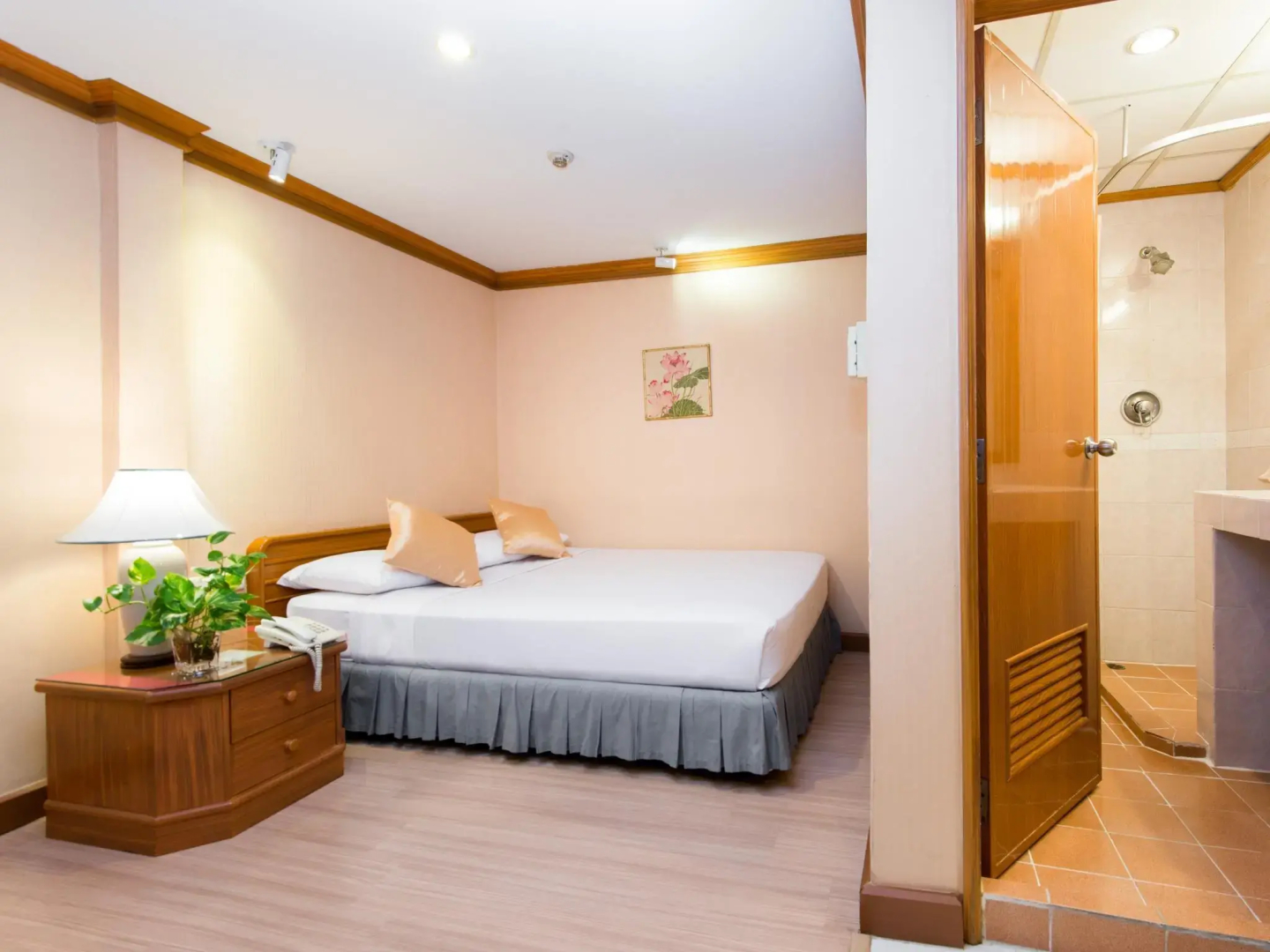 Photo - Wall Street Inn, Bangkok