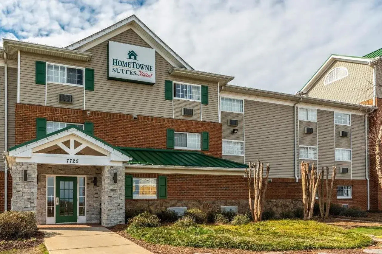 Photo - HomeTowne Studios & Suites by Red Roof Charlotte - Concord