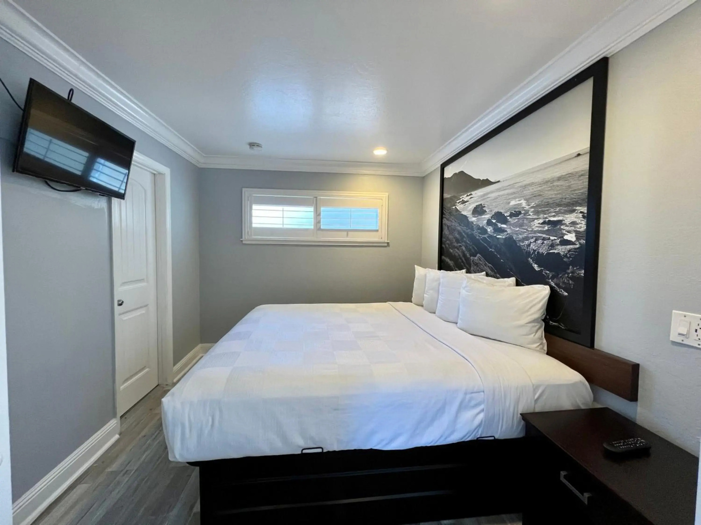 Photo - Aura Inn Monterey