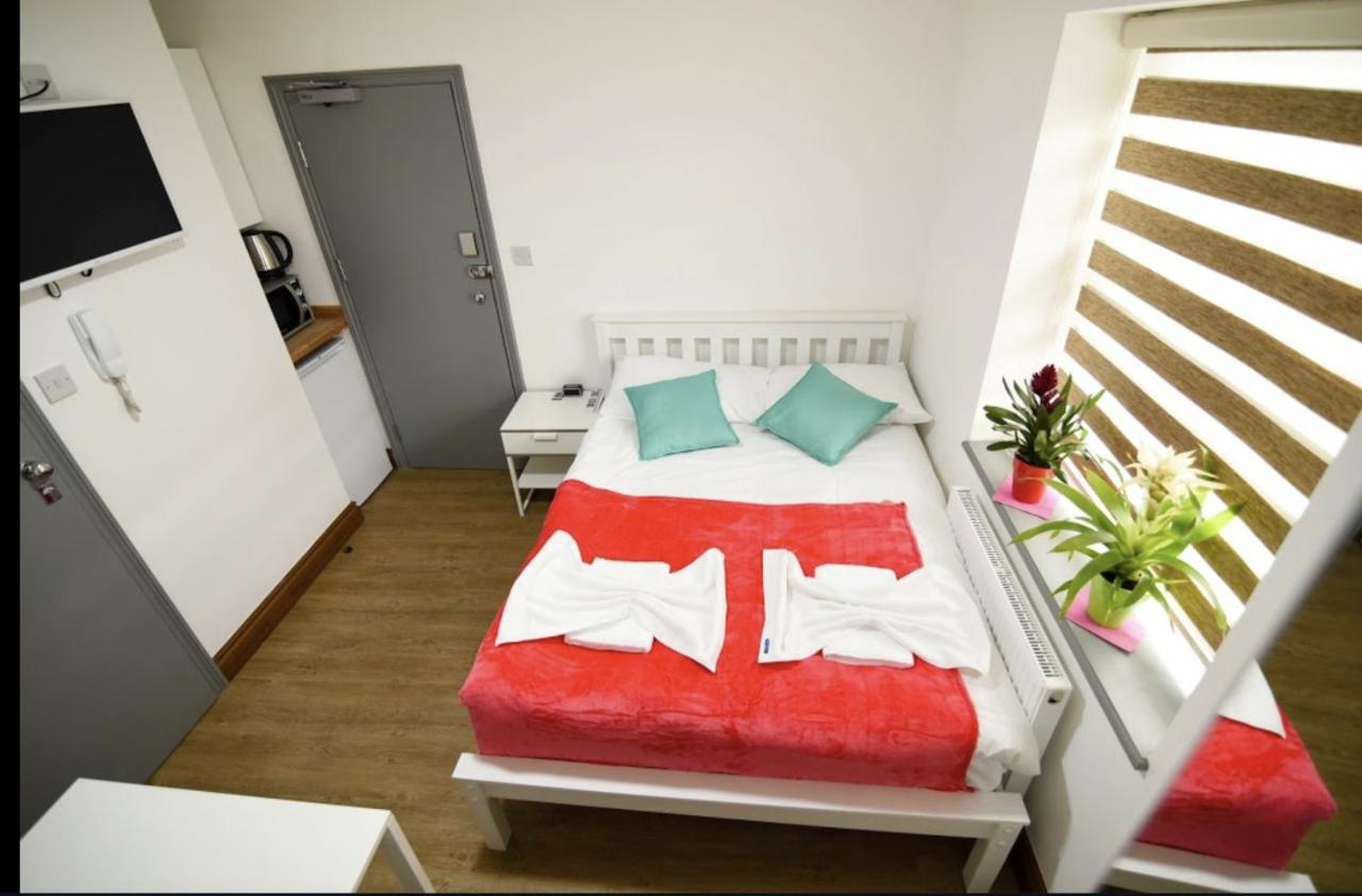 Photo - London Suites