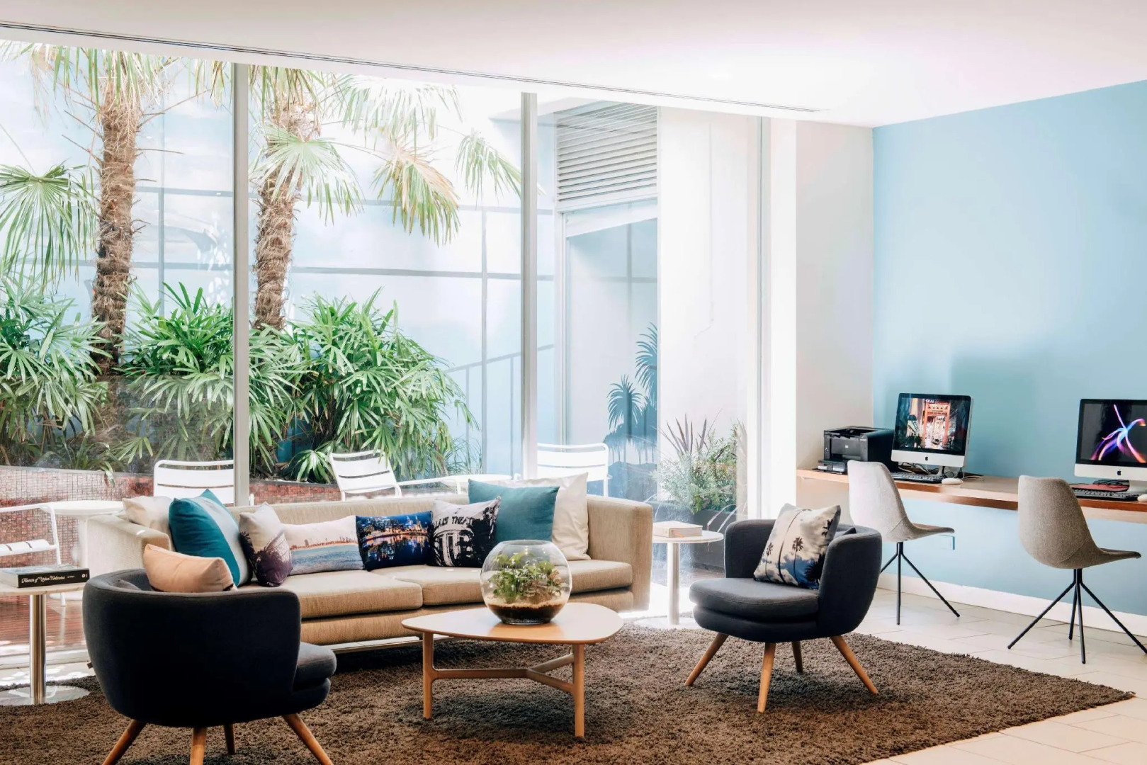 Photo - Saint Kilda Beach Hotel