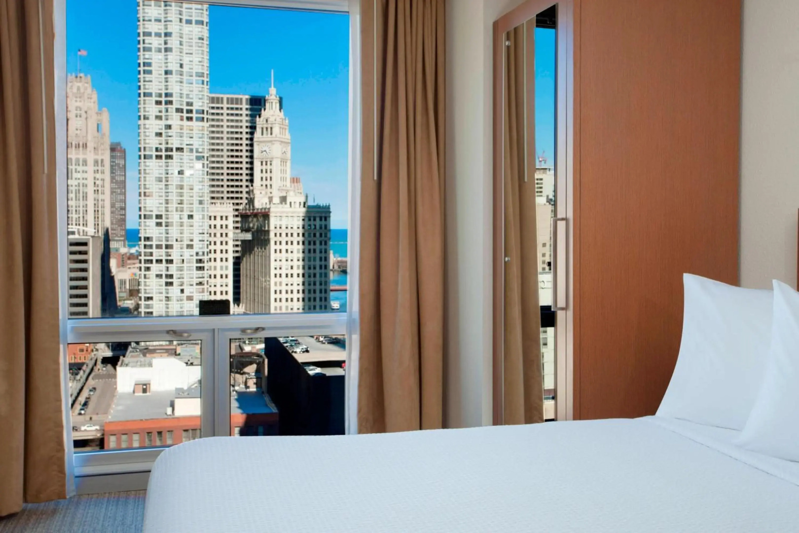 Foto - SpringHill Suites Chicago Downtown/River North