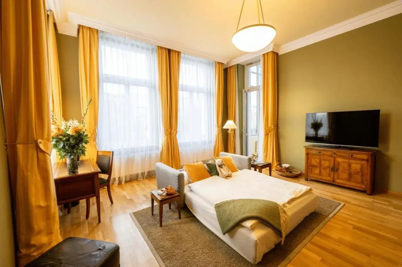 Photo - Louisa's Place