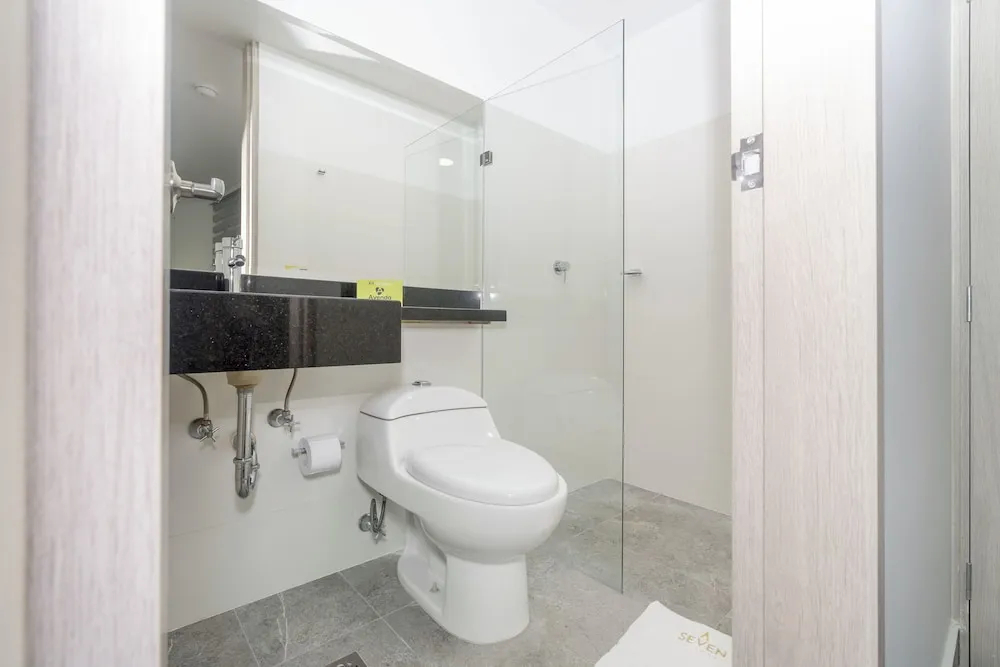 Photo - Seven Inn Hotel
