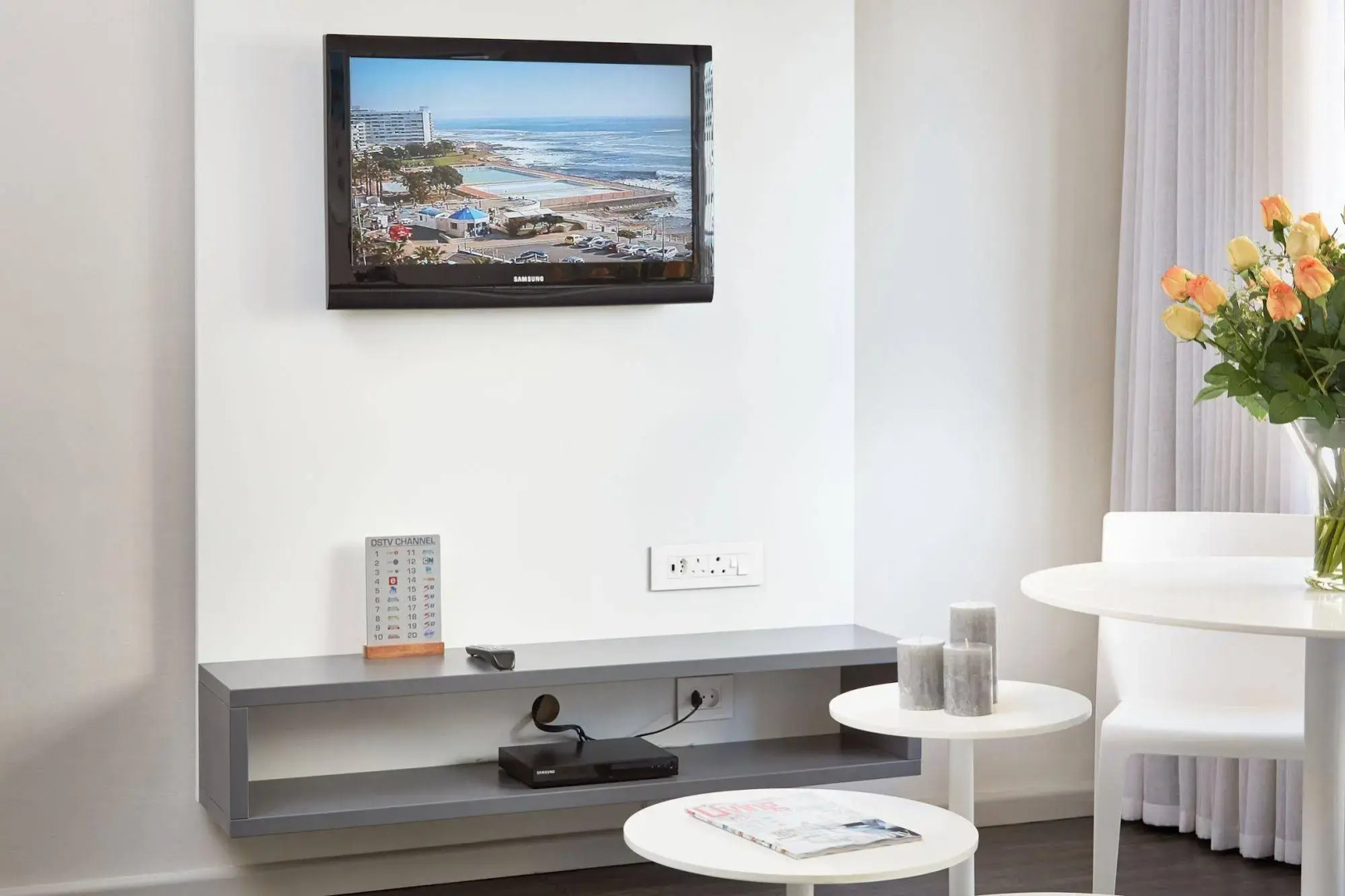 Foto - First Group Riviera Suites