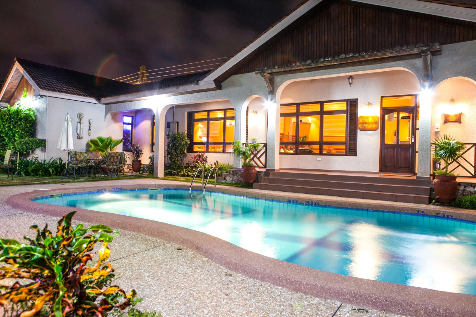 Foto - Mahogany Lodge, Cantonments