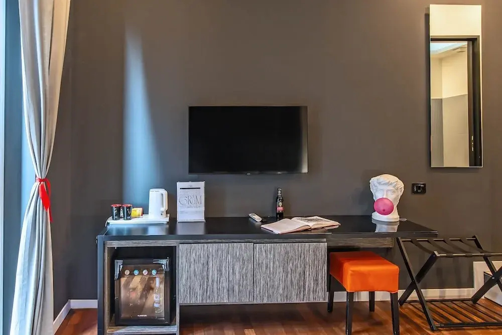 Photo - Gram Suites